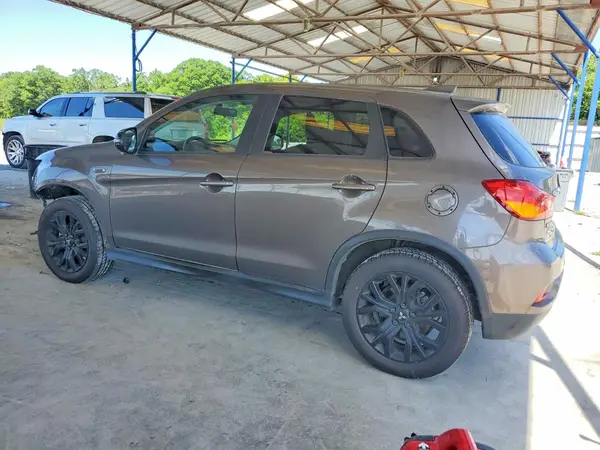 JA4AP3AU9JU010873 2018 MITSUBISHI OUTLANDER - Image 2