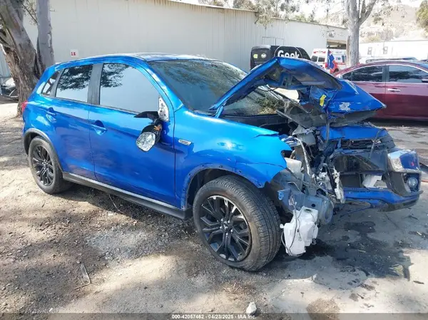 JA4AP3AU9JU011232 2018 MITSUBISHI OUTLANDER - Image 1