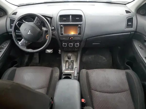 JA4AP3AU9JU011408 2018 MITSUBISHI OUTLANDER - Image 8