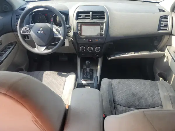 JA4AP3AU9JU016950 2018 MITSUBISHI OUTLANDER - Image 8