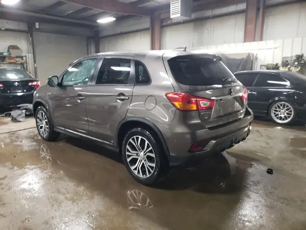 JA4AP3AU9JU020352 2018 MITSUBISHI OUTLANDER - Image 2