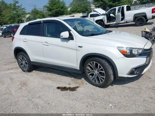 JA4AP3AU9JU023316 2018 MITSUBISHI OUTLANDER - Image 1