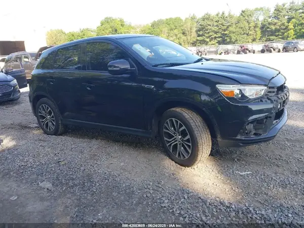 JA4AP3AU9JU024241 2018 MITSUBISHI OUTLANDER - Image 1