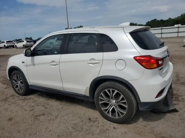 JA4AP3AU9JU024742 2018 MITSUBISHI OUTLANDER - Image 2