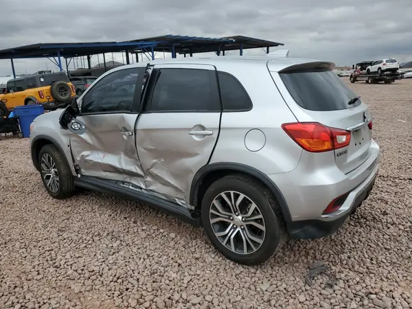 JA4AP3AU9JU025096 2018 MITSUBISHI OUTLANDER - Image 2