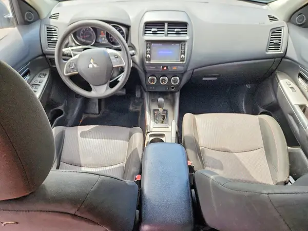 JA4AP3AU9JU025910 2018 MITSUBISHI OUTLANDER - Image 8