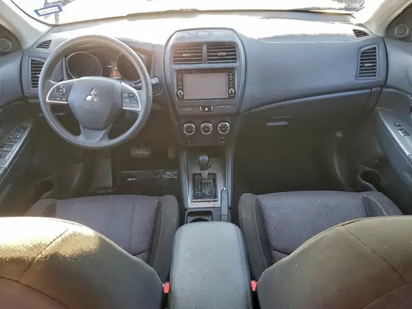 JA4AP3AU9JZ004171 2018 MITSUBISHI OUTLANDER - Image 8