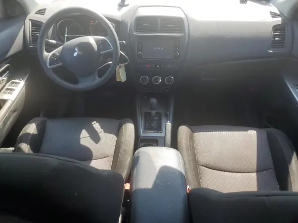 JA4AP3AU9JZ015686 2018 MITSUBISHI OUTLANDER - Image 8