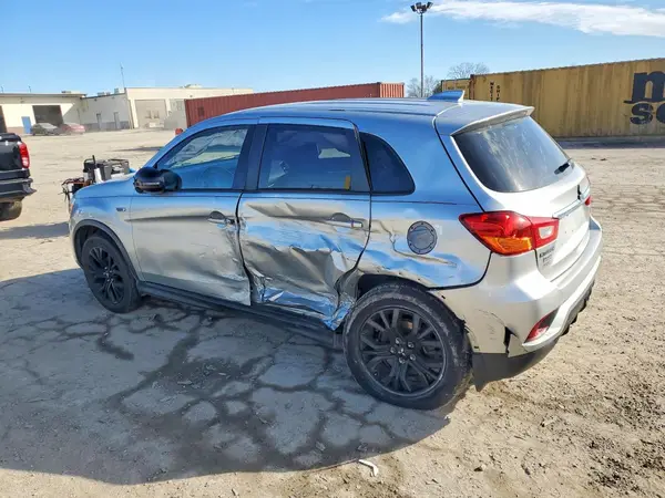 JA4AP3AU9JZ021844 2018 MITSUBISHI OUTLANDER - Image 2