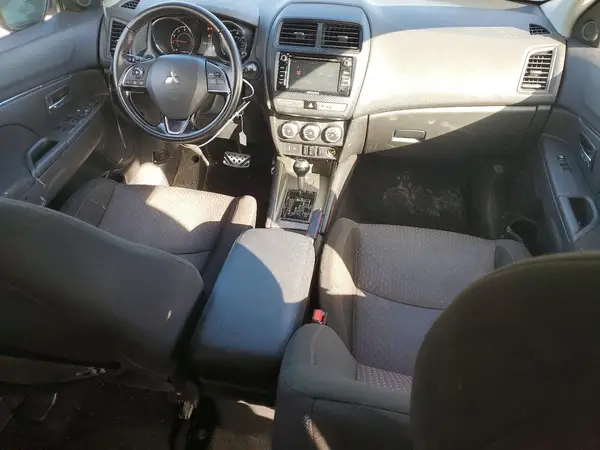 JA4AP3AU9JZ021844 2018 MITSUBISHI OUTLANDER - Image 8