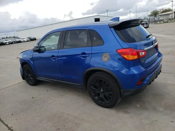 JA4AP3AU9JZ023951 2018 MITSUBISHI OUTLANDER - Image 2