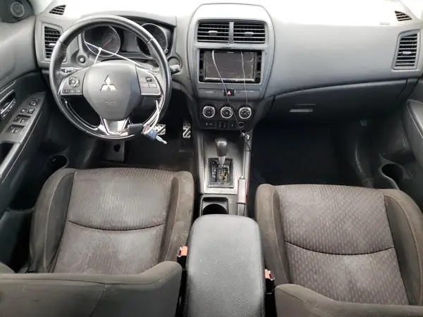 JA4AP3AU9JZ023951 2018 MITSUBISHI OUTLANDER - Image 8