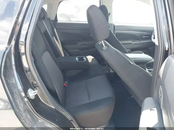 JA4AP3AU9JZ024193 2018 MITSUBISHI OUTLANDER - Image 8