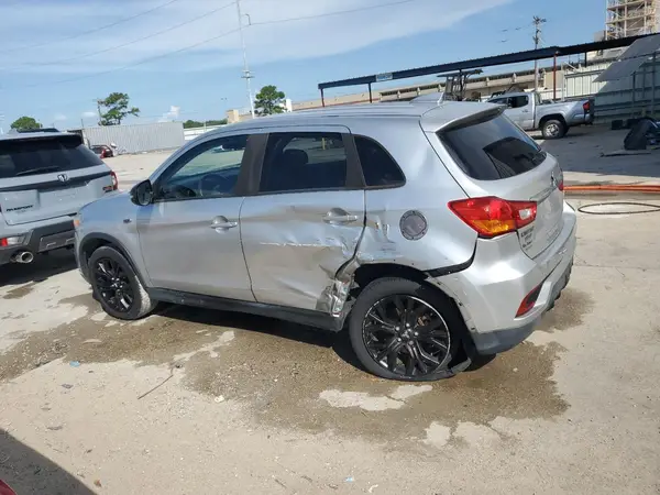 JA4AP3AU9JZ025070 2018 MITSUBISHI OUTLANDER - Image 2