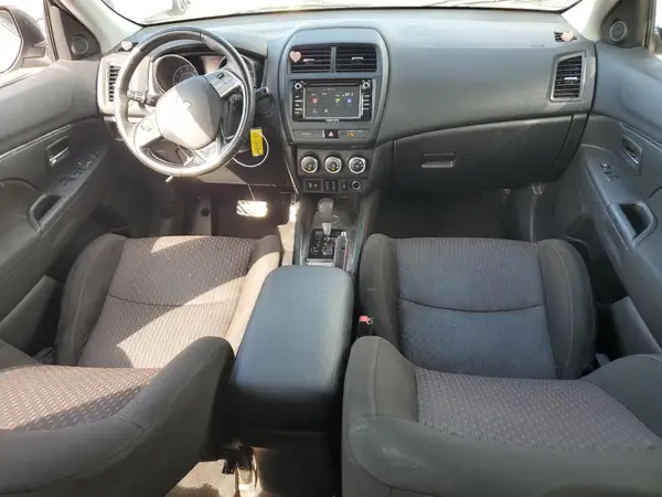JA4AP3AU9JZ025070 2018 MITSUBISHI OUTLANDER - Image 8