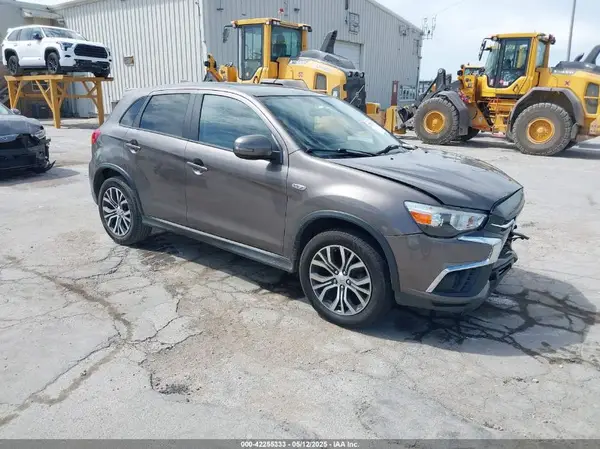 JA4AP3AU9JZ025814 2018 MITSUBISHI OUTLANDER - Image 1