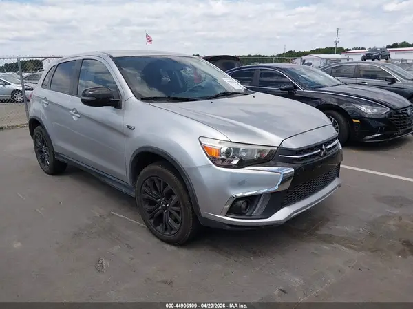 JA4AP3AU9JZ027773 2018 MITSUBISHI OUTLANDER - Image 1