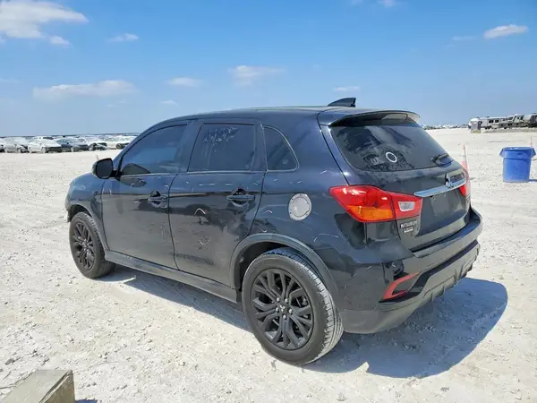 JA4AP3AU9JZ030236 2018 MITSUBISHI OUTLANDER - Image 2