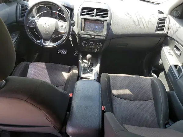 JA4AP3AU9JZ030236 2018 MITSUBISHI OUTLANDER - Image 8