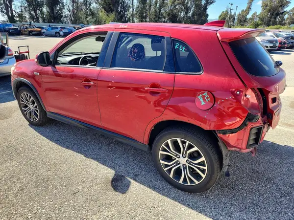 JA4AP3AU9KU005576 2019 MITSUBISHI OUTLANDER - Image 2