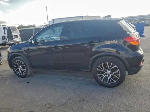 JA4AP3AU9KU033510 2019 MITSUBISHI OUTLANDER - Image 2