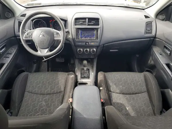 JA4AP3AU9LU004106 2020 MITSUBISHI OUTLANDER - Image 8