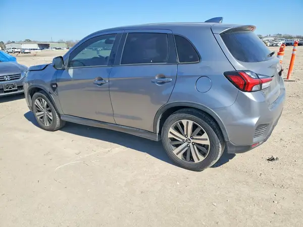 JA4AP3AU9LU015882 2020 MITSUBISHI OUTLANDER - Image 2