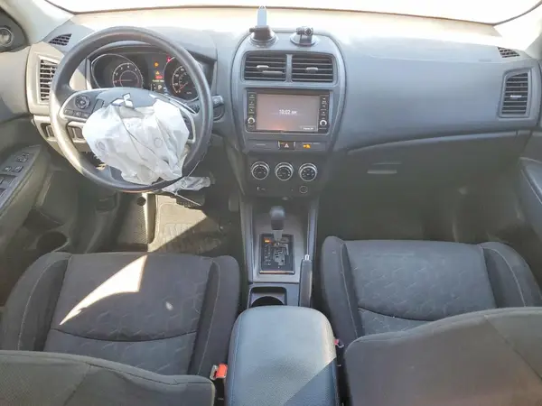 JA4AP3AU9LU015882 2020 MITSUBISHI OUTLANDER - Image 8
