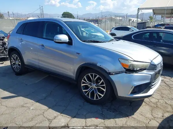 JA4AP3AUXGZ030545 2016 MITSUBISHI OUTLANDER - Image 1