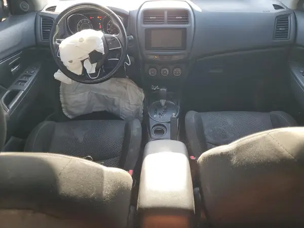 JA4AP3AUXGZ041304 2016 MITSUBISHI OUTLANDER - Image 8