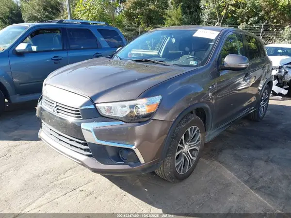 JA4AP3AUXGZ062718 2016 MITSUBISHI OUTLANDER - Image 2