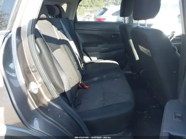 JA4AP3AUXGZ062718 2016 MITSUBISHI OUTLANDER - Image 8