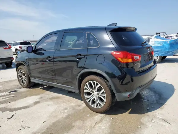 JA4AP3AUXHZ003038 2017 MITSUBISHI OUTLANDER - Image 2