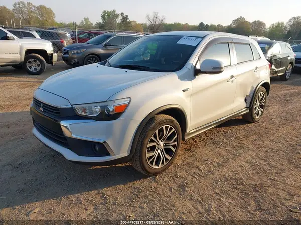 JA4AP3AUXHZ012015 2017 MITSUBISHI OUTLANDER - Image 2