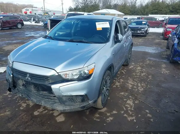 JA4AP3AUXHZ014041 2017 MITSUBISHI OUTLANDER - Image 2