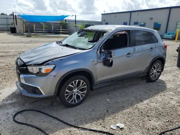JA4AP3AUXHZ016811 2017 MITSUBISHI OUTLANDER - Image 1