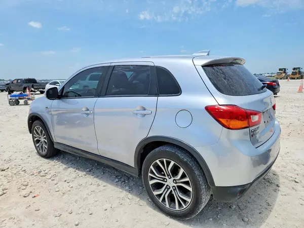 JA4AP3AUXHZ025539 2017 MITSUBISHI OUTLANDER - Image 2