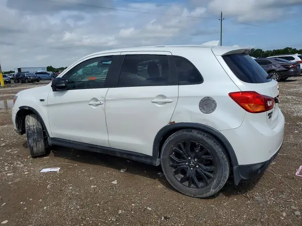JA4AP3AUXHZ039621 2017 MITSUBISHI OUTLANDER - Image 2