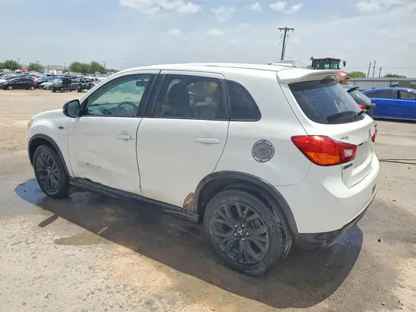 JA4AP3AUXHZ039893 2017 MITSUBISHI OUTLANDER - Image 2