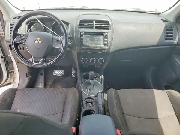 JA4AP3AUXHZ039893 2017 MITSUBISHI OUTLANDER - Image 8