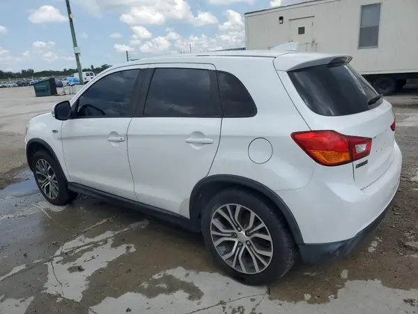 JA4AP3AUXHZ063871 2017 MITSUBISHI OUTLANDER - Image 2
