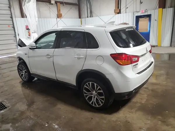 JA4AP3AUXHZ064213 2017 MITSUBISHI OUTLANDER - Image 2