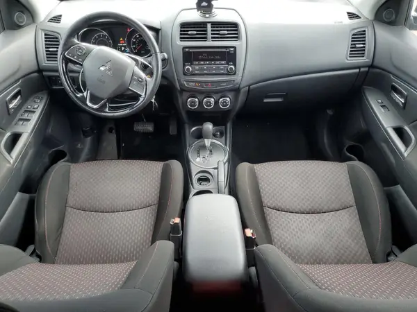 JA4AP3AUXHZ065667 2017 MITSUBISHI OUTLANDER - Image 8