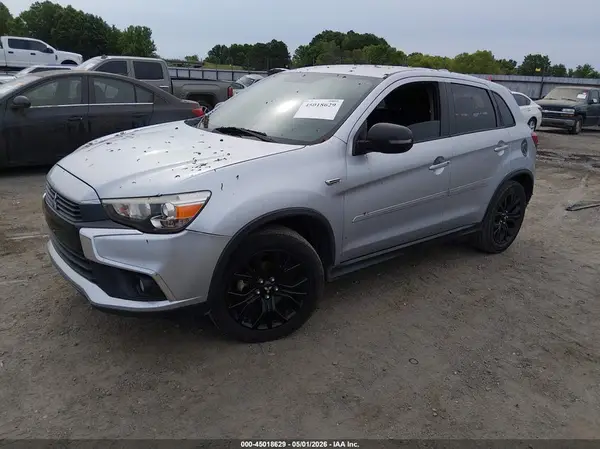 JA4AP3AUXHZ065782 2017 MITSUBISHI OUTLANDER - Image 2