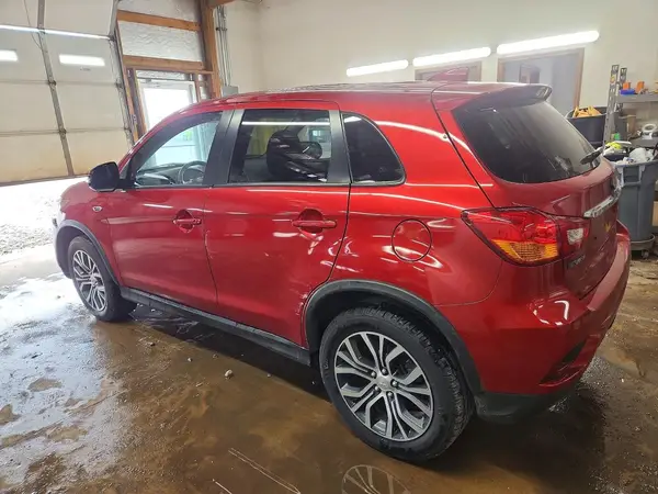 JA4AP3AUXJU011210 2018 MITSUBISHI OUTLANDER - Image 2
