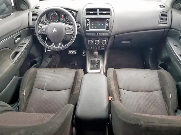 JA4AP3AUXJU012647 2018 MITSUBISHI OUTLANDER - Image 8