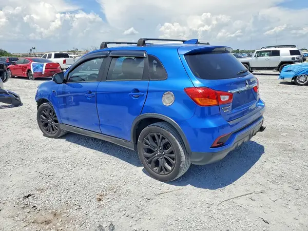 JA4AP3AUXJU014303 2018 MITSUBISHI OUTLANDER - Image 2