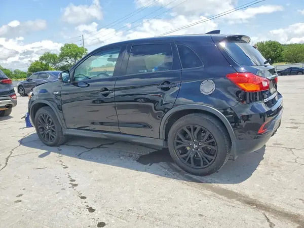 JA4AP3AUXJU015029 2018 MITSUBISHI OUTLANDER - Image 2