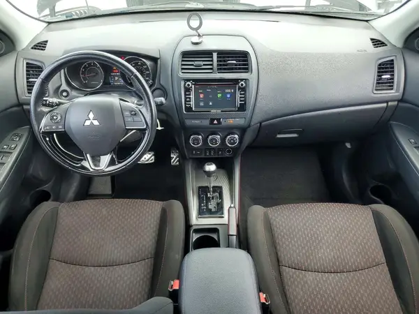 JA4AP3AUXJU015029 2018 MITSUBISHI OUTLANDER - Image 8