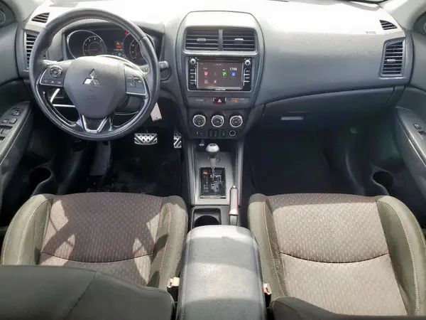 JA4AP3AUXJU015242 2018 MITSUBISHI OUTLANDER - Image 8